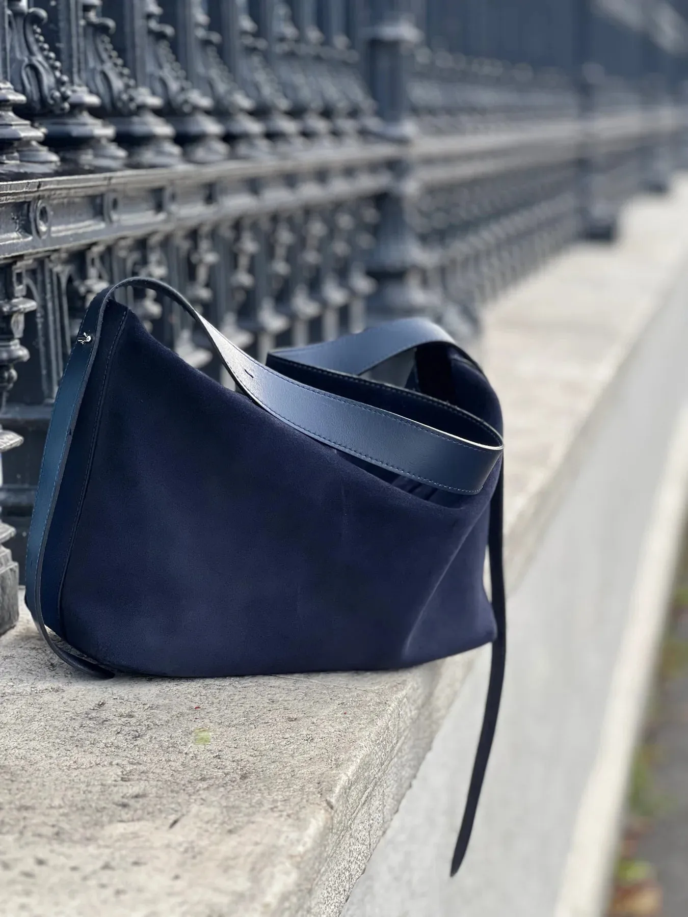 Filodee Dee Handbag in Navy