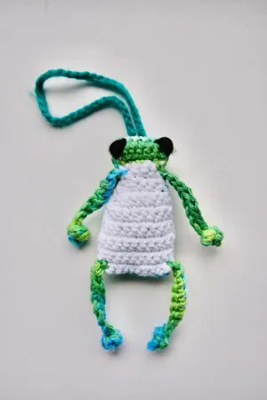 Hand crocheted charm. Salut mon ami