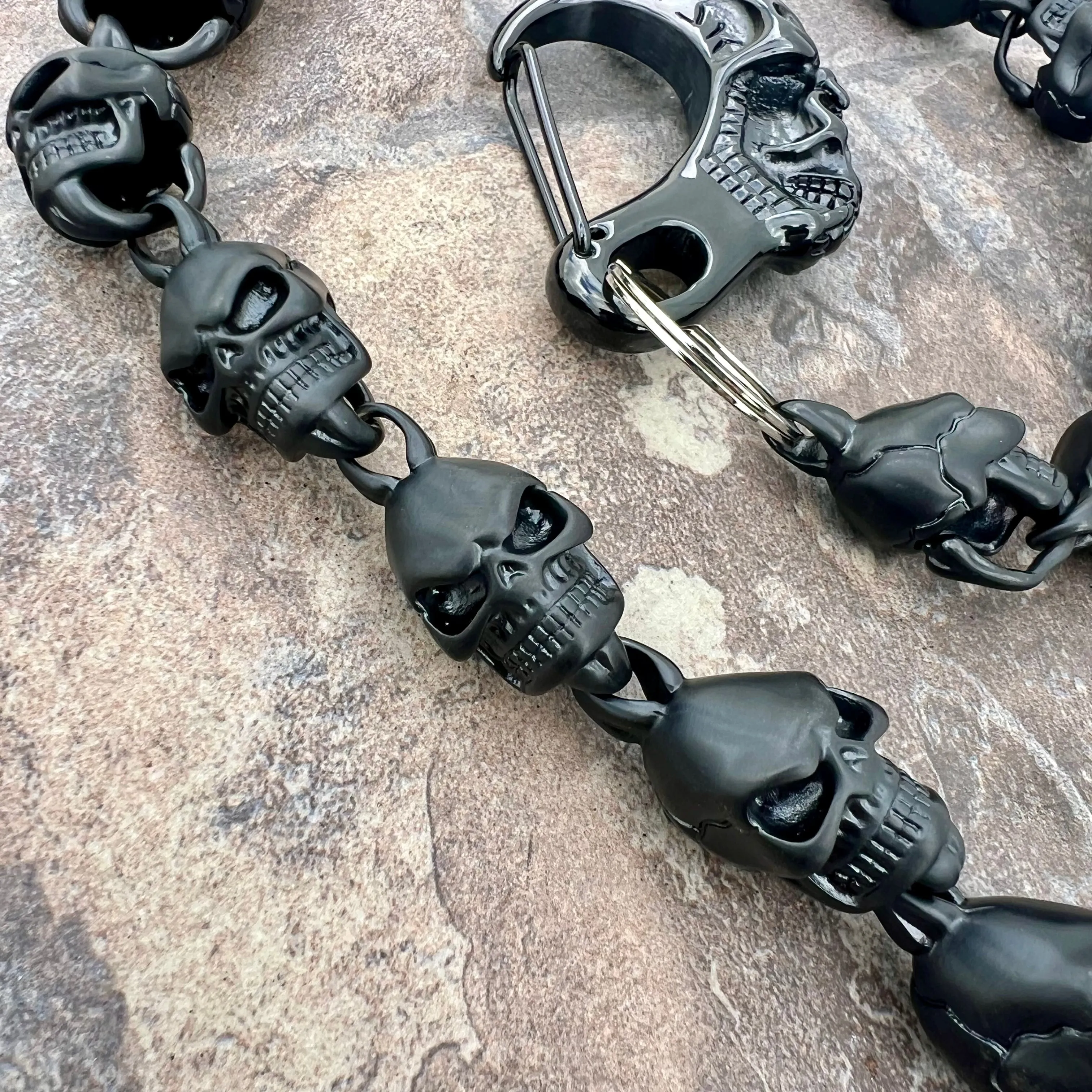 Hellride Classic Skull Wallet Chain Black 1.5" - W/ Black Scream Clasp
