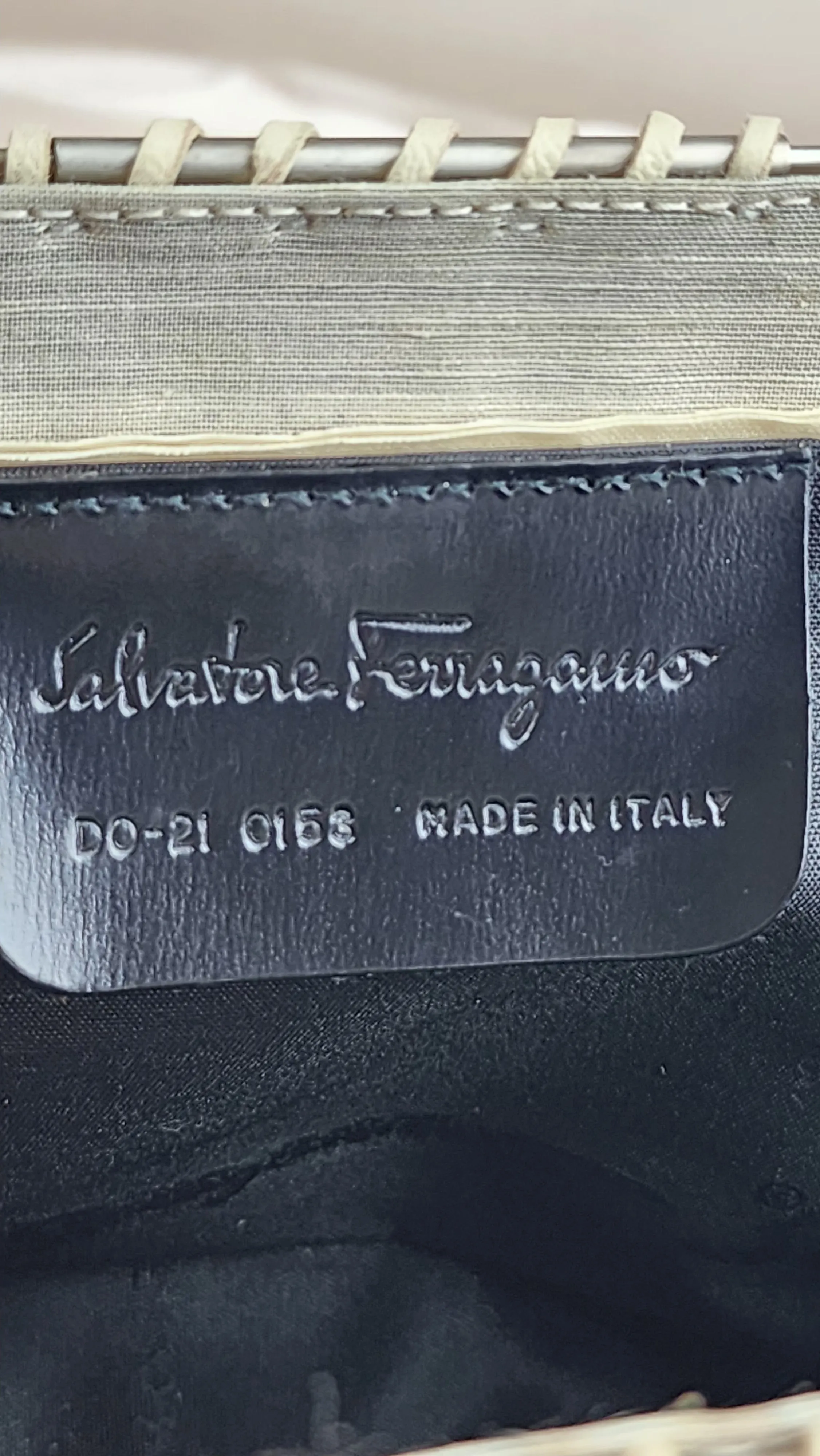 Salvatore Ferragamo Leather Knot Hand Bag - 1021